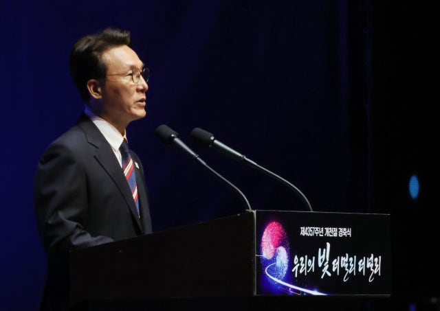 金총리, 李<b>냉부해</b> 출연에 "<b>대통령</b> 1인다역 필연적…시비 안타까워"
