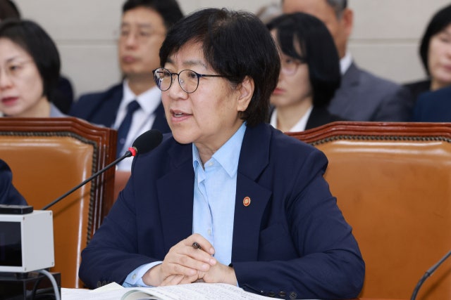 정은경 복지부장관 "<b>보건의료</b> '심각' <b>위기</b>경보 다음 주쯤 <b>해제</b>"
