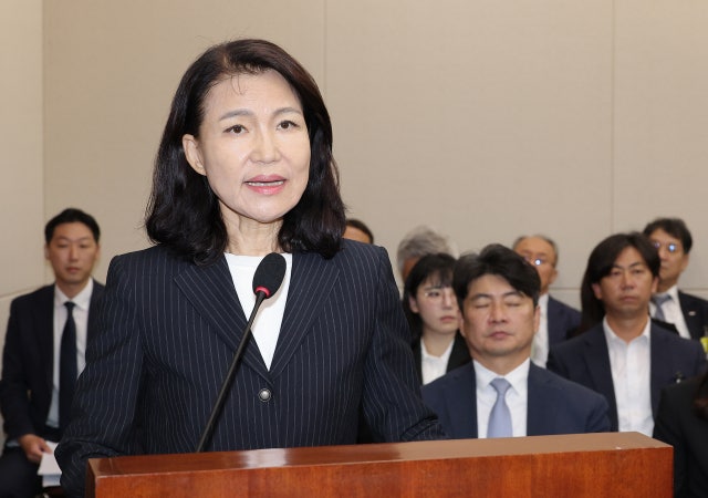 과방위 국감 등장한 이진숙 "비상식적인 것이 뉴노멀인 세상"