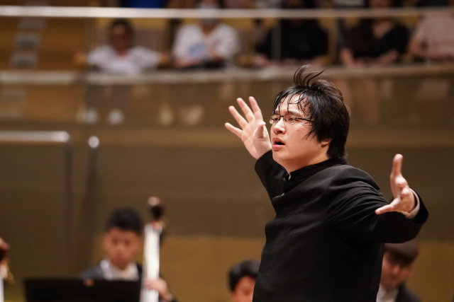 자싱 다차오 필하모닉 오케스트라 지휘자 위 루(Yu Lu). 대구문화예술진흥원