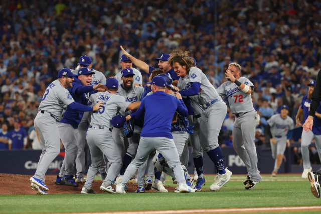 LA <b>다저스</b>, MLB 월드시리즈 <b>2연패</b>