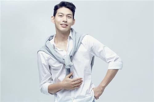 그룹 UN 출신 배우 <b>최정원</b>, <b>스토킹 혐의</b>로 검찰 송치