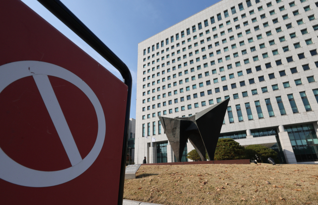 '대장동 항소 포기' 사태로 노만석 검찰총장 대행(사법연수원 29기·대검찰청 차장검사)이 자진 사퇴하면서 검찰이 지휘부 공백 사태를 맞았다. 13일 법조계에 따르면 노 대행의 사표가 수리되는 즉시 검찰은 '대행의 대