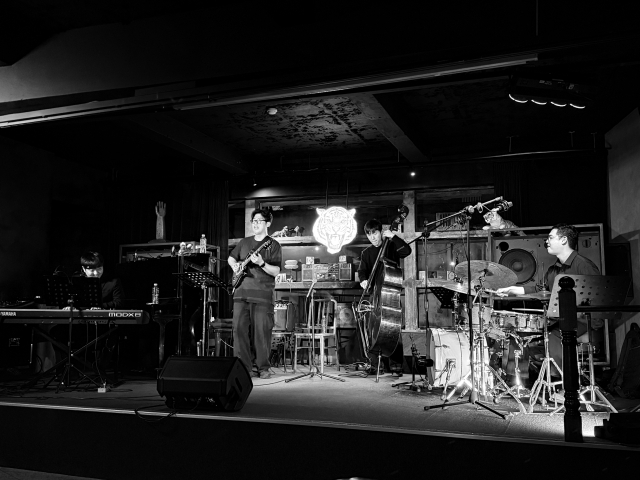 지난 14일 대호싸롱에서는 장원준 콰르텟이 무대에 올라 누구나 편하게 들을 수 있는 재즈 스탠더드를 선보였다. 김세연 기자