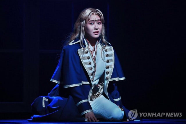 가수 겸 뮤지컬 배우 옥주현, 미등록 기획사 운영 혐의로 검찰 송치