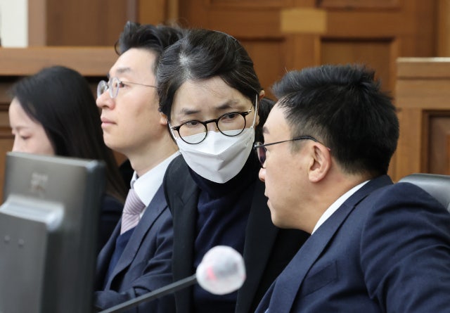 <b>김건희</b>, <b>특검 출석</b>…가방 수수·종묘 차담회 의혹 조사