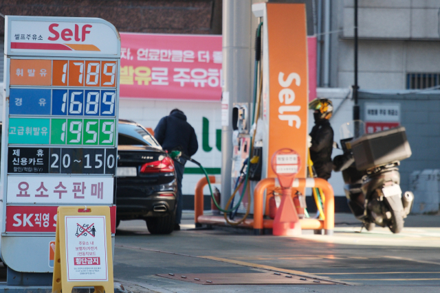 소비자물가 상승률이 넉 달 연속 2%대를 기록했다.31일 국가데이터처(옛 통계청)가 발표한 '2025년 12월 및 연간 소비자물가동향'에 따르면,12월 소비자물가지수는 117.57(2020년=100)로 1년 전보