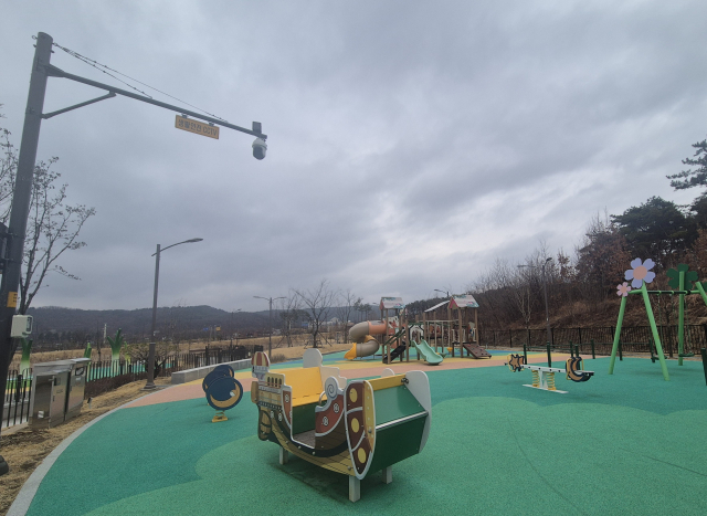 지난 16일 탄두사고가 발생한 대구시 북구 주택가 놀이터 전경. 김지효 기자