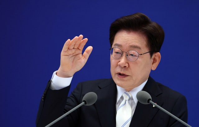 李대통령 "참정권침해 문제제기 인정…부정선거론은 반사회적 행태"