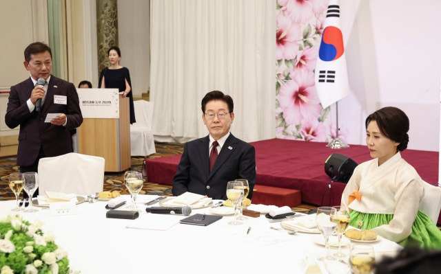 이 대통령 프랑스 에비앙에서 열리는 <b>G7</b> 정상회의 <b>참석</b>