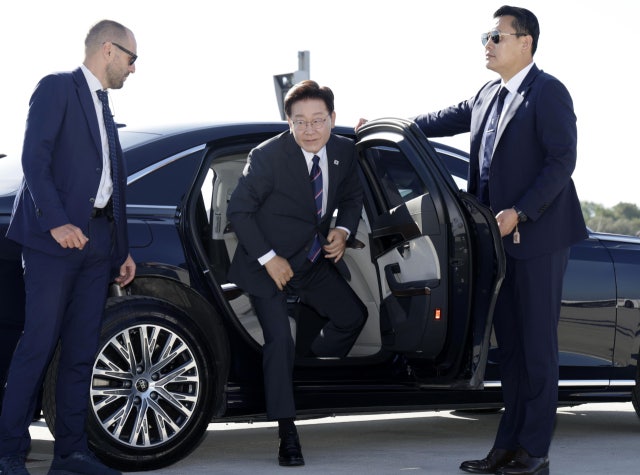 <b>이재명</b> 대통령, <b>제네바</b> 공항 <b>도착</b>…곧 G7 정상회의 일정 시작