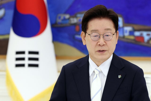 李대통령 지지율 50% 무너져…민주-국힘도 '초박빙'