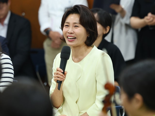 김혜경 여사 "대통령 할아버지에게 전해주겠다"…'꿈의 오케스트라' 격려