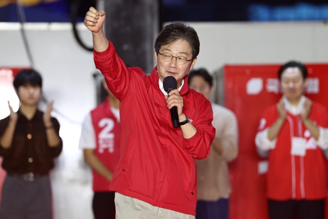 딸 '유담' 교수 특혜 임용 의혹…경찰, 유승민 전 의원 입건