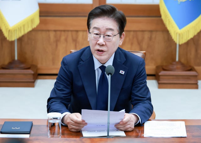 李대통령 "메가프로젝트가 사기?…협조는 못해도 방해는 말아야"
