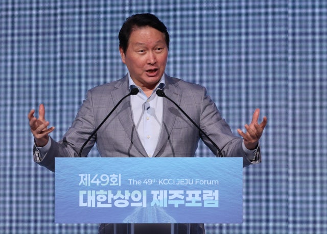 [속보] <b>최태원</b> 회장, SK하이닉스 <b>주식</b> 3620주 <b>매수</b>