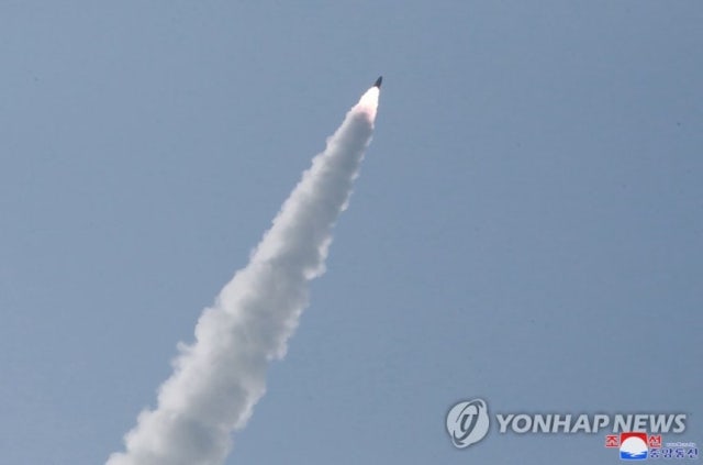 합참 "北, <b>원산</b> 일대서 단거리 <b>탄도미사일 발사</b>"…42일 만