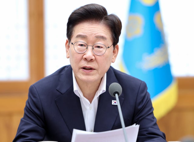 李대통령 "<b>메가프로젝트</b> 동시다발 추진…속도전 넘어 전격전"