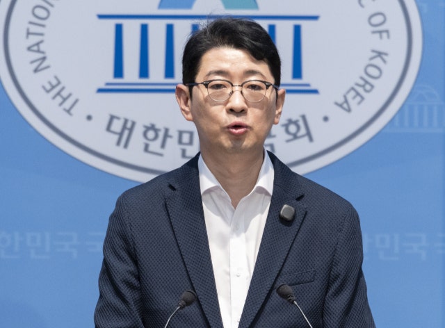 주진우 "38명 다친 날 <b>이 대통령</b>은 <b>골프장</b>에"…靑 "현장서 사고 보고받...