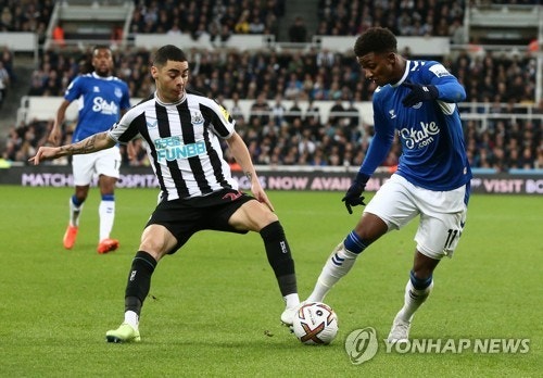EPL 에버턴 vs 뉴캐슬 격돌 현장, 치열했던 그라운드 명승부
