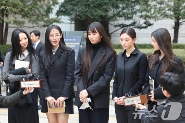 고법, <b>뉴진스</b> '독자 활동 금지' 가처분 이의 항고 기각...어도어 "돌아오...