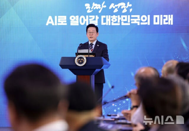 국가<b>AI전략위원회 출범</b>에 속도 붙나…美·中 견제 속 1호 안건은?