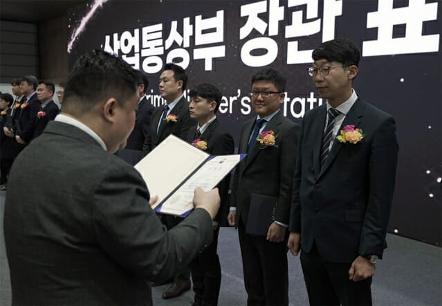 0002397369_001_20251106191422886.jpg?type=w800