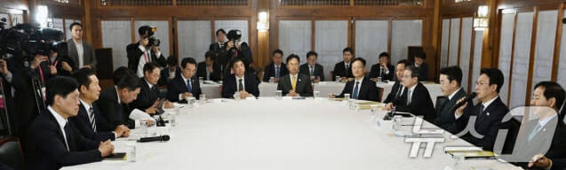 0002397618_001_20251109215110034.jpg?type=w800