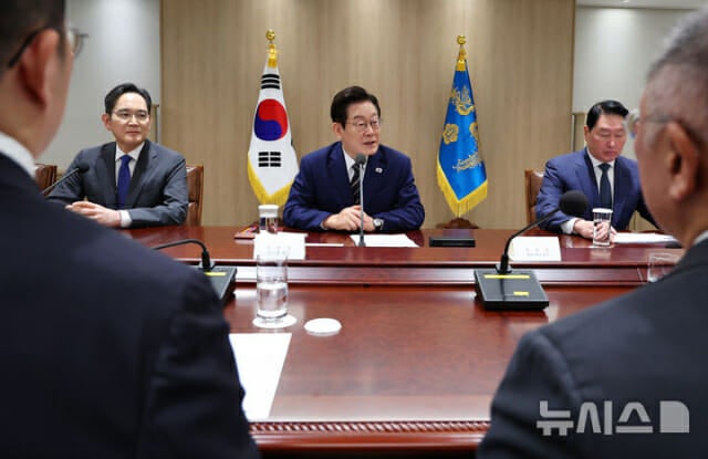 0002398615_001_20251116182211938.jpg?type=w800