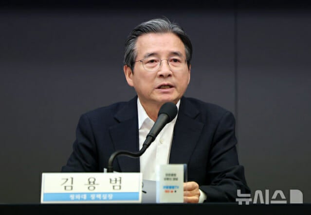 김용범 정책실장 "호남·충청 반도체 클러스터 조만간 발표...용인 이전 아냐"