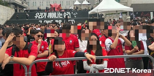 "이럴수가" 월드컵 남아공전 충격패로 침묵에 빠진 광화문
