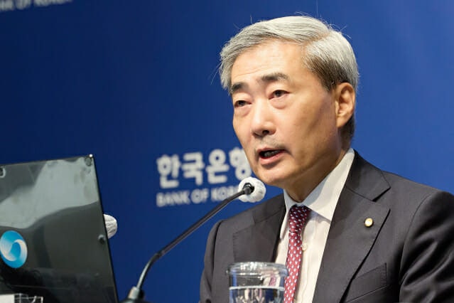 <b>신현송</b> 한은 총재 "수요 측 인플레 간과 안돼…2Q GDI·7월 물가, 인상 속...