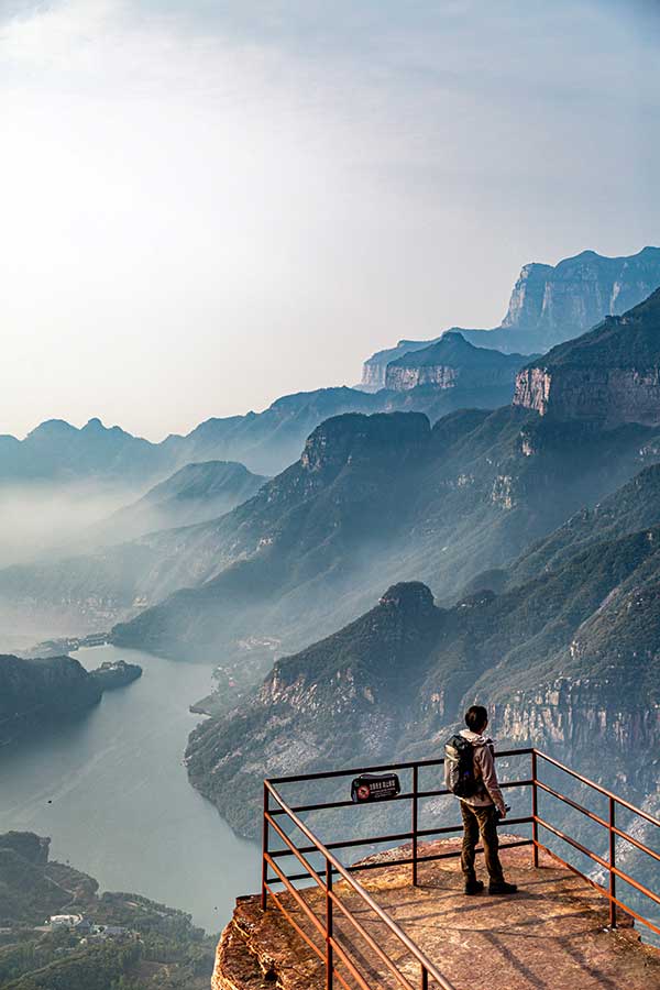 인생사진 명소인 귀진대.늘 사람으로 붐벼서 독사진을 찍으려면 꽤 애를 먹어야 한다.