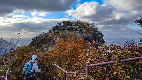 갓바위,실질적인 정상이다.
