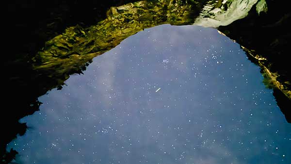 밤에 바라본 토왕 콜로세움. 별빛이 쏟아지는 장관이 아주 인상적이었다.