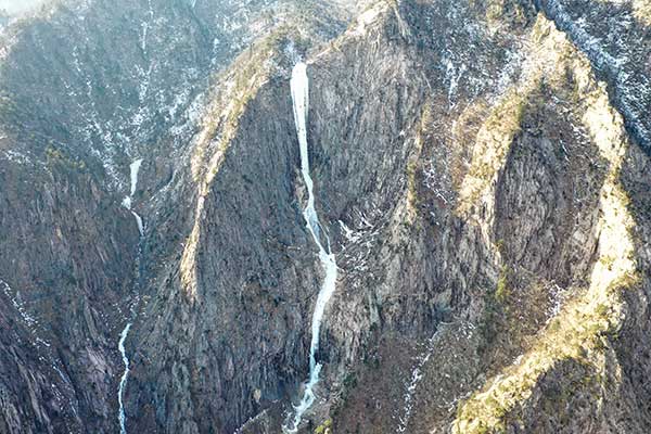 토왕성폭포 전경.