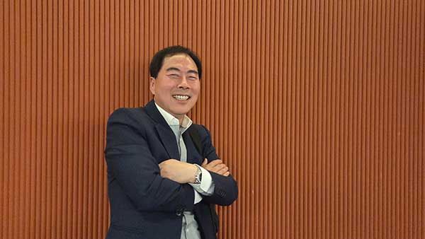 이태선 회장의 하루 일과는 오전 4시 기상,5시 산행이 루틴이다.그는 "산은 단순한 취미나 운동의 대상이 아니라 삶을 다시 일으켜 세운 스승이다"며 "산을 통해 건강을 찾고 삶의 방향을 다시 설정했다"고 했다.