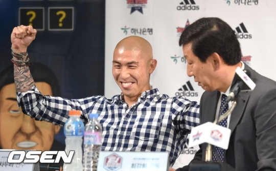 <b>최강희</b> 감독, '<b>은퇴</b> 선언' 차두리에게 러브콜 보낸 사연