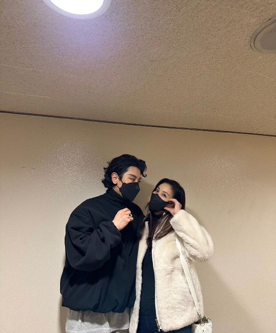 고소영, 박효신에 볼하트..'♥장동건' 질투 유발 포즈