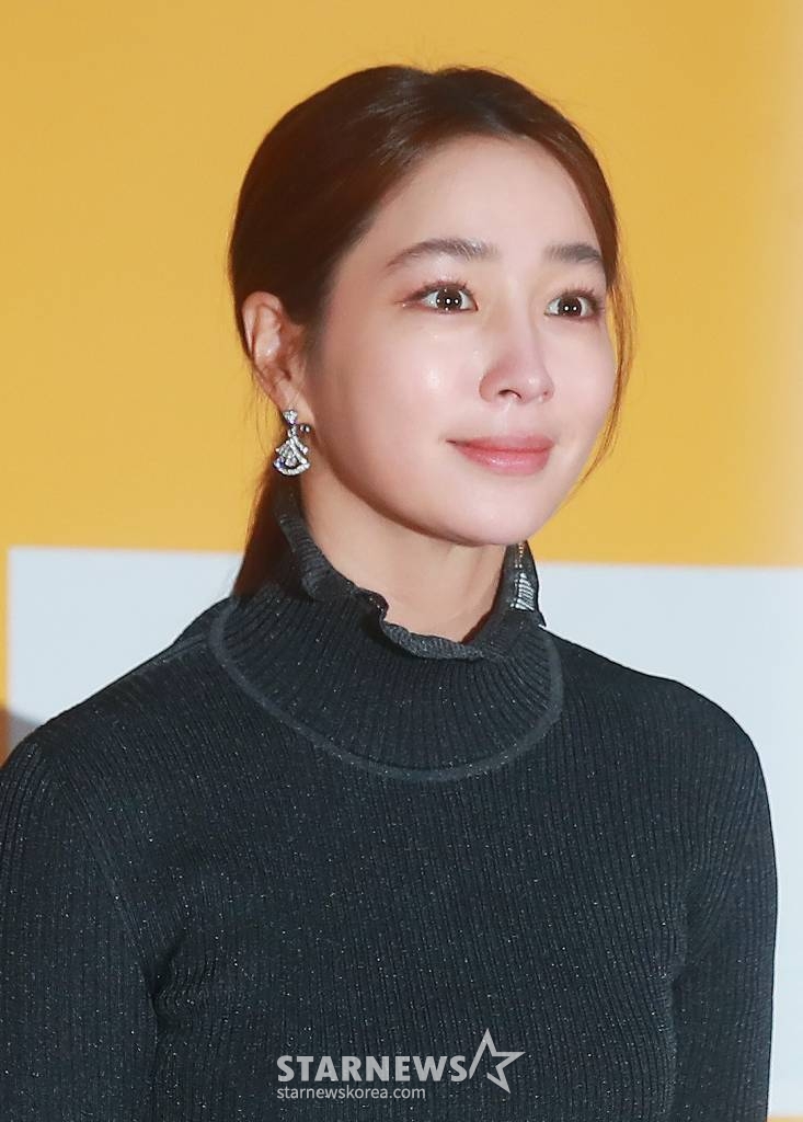 [단독]'경단녀 NO' <b>이민정</b>, 둘째 임신 중에도 '광고 계약' 지속 [종합]