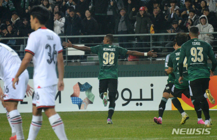 '에르난데스 골-<b>김태환</b> AS, 이적생 맹활약' 전북, 포항에 ACL 16강 1차전 2-0...