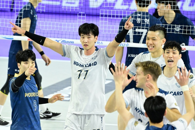 '1·2위 단 1점 차' 남자부 우승 끝까지 간다! <b>우리카드</b>, 적지서 선두 <b>대한</b>항...