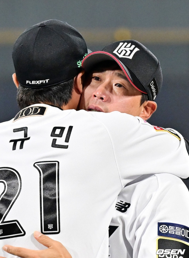창단 첫 우승 이끈 눈물의 캡틴, 끝내 고별전 없이 은퇴하나... 사령탑도 탄식 엔트리 합류, 본인이 고사했다 [수원 현장]