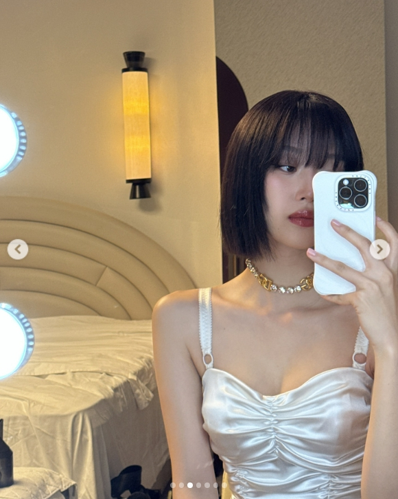 <b>문가영</b> 파격 변신..긴 머리 자르고 똑단발+란제리룩 완벽 소화 [스타이...
