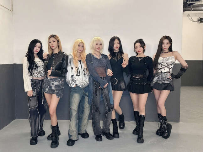 Article thumbnail for Dreamcatcher Kicks Off 2025 with Electrifying World Tour