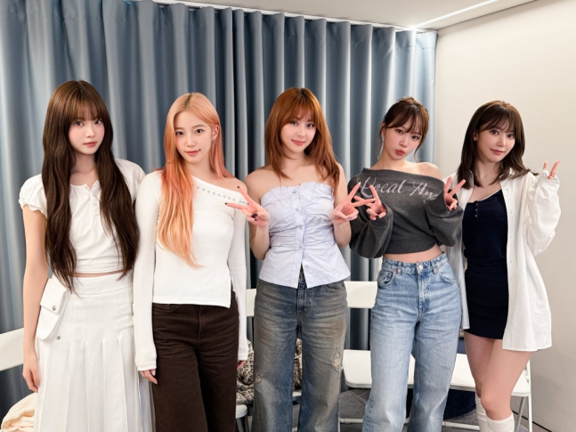 Article thumbnail for LE SSERAFIM Teams Up With Android's Gemini for 'Come Over' MV
