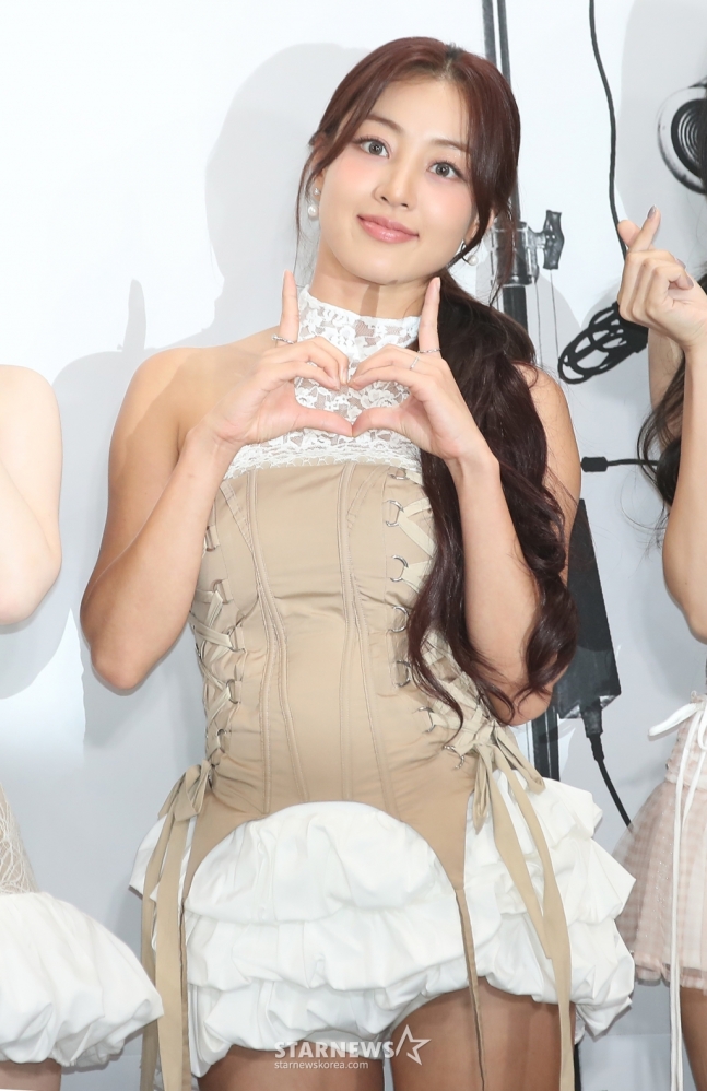 Article thumbnail for TWICE's Jihyo Shows Heart of Gold with Generous Donation for Wildfire Relief