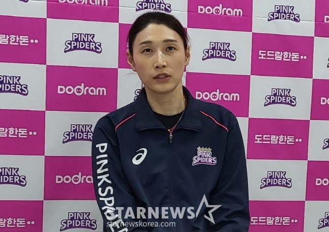 '무릎 통증'에도 성공률 60%, <b>김연경</b> "라스트댄스, 조만간 끝난다"... 여...