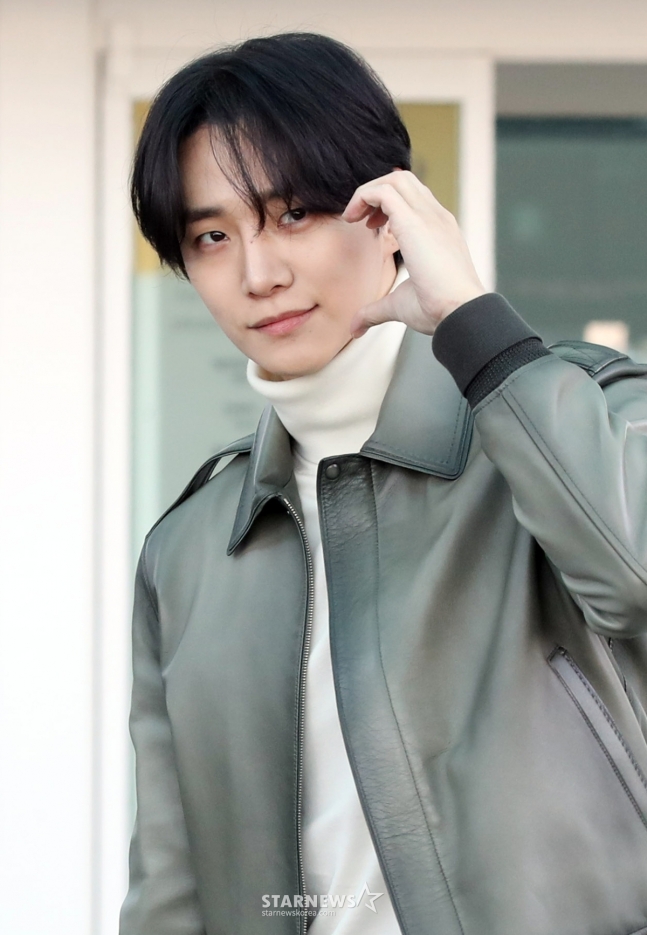 Ecco la notizia che Lee Jun-ho è l'attore maschile numero 1 nella classifica Star Rankings!