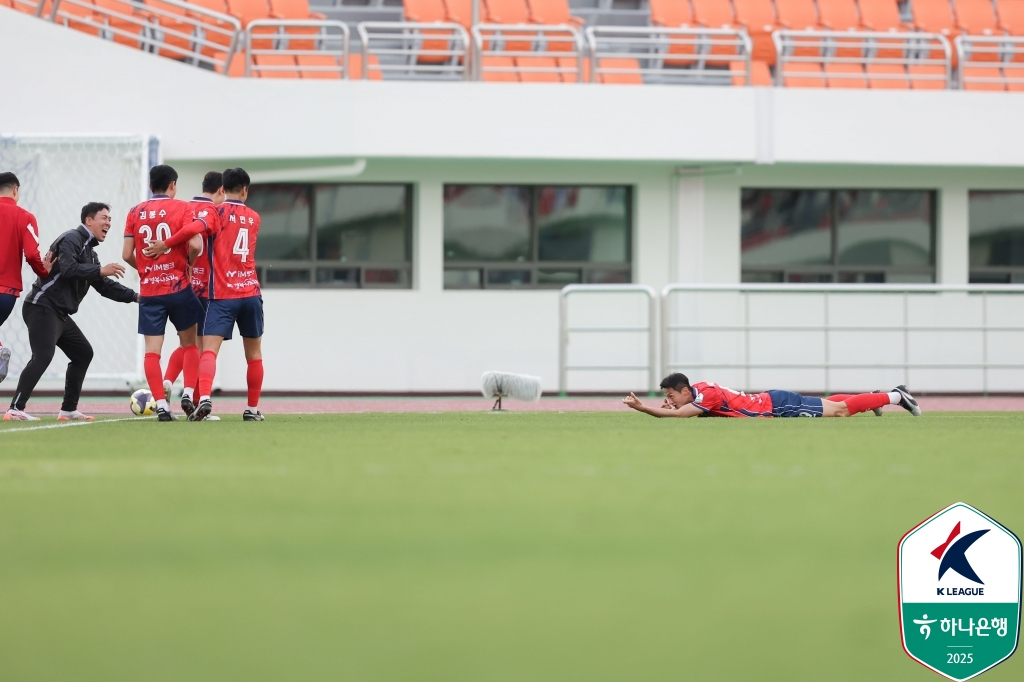 '강민우→조현우 치명적 실책' 울산, <b>김천</b>에 0-2 <b>완패</b> '4위 추락'... 12경...
